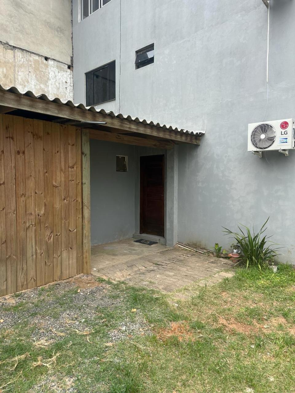 Sobrado Com Terraco E Area De Churrasqueira. トーレス エクステリア 写真
